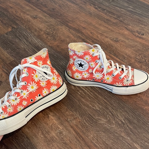 Daisy Converse Chuck Taylor Platform High Tops - Picture 5 of 14